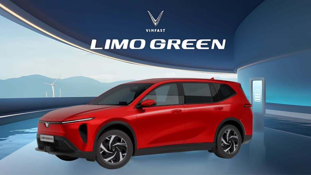 VinFast Limo Green dynamic photo 1