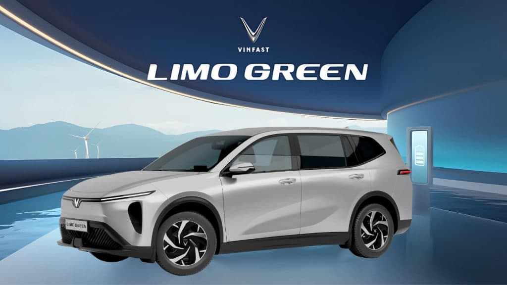 VinFast Limo Green dynamic photo 2
